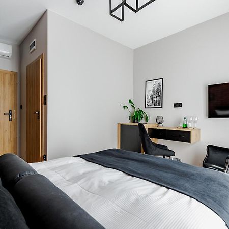 Cisza I Spokoj Aparthotel Raszyn Exterior foto